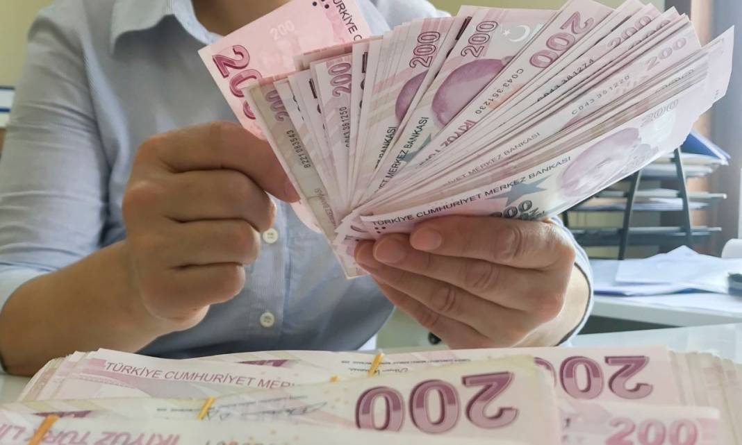 Para parayı çekiyor: Mevduat faizinden aylık 100 bin TL üzeri kazanmak için kaç paraya ihtiyaç var? 16