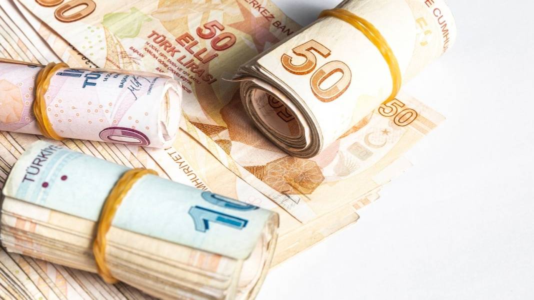 Para parayı çekiyor: Mevduat faizinden aylık 100 bin TL üzeri kazanmak için kaç paraya ihtiyaç var? 3